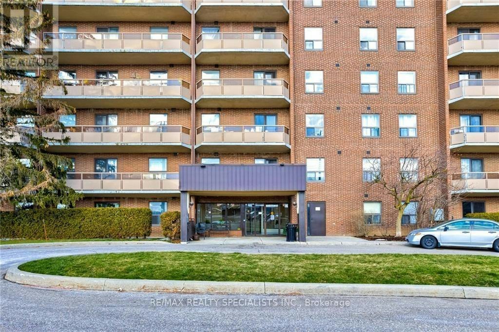 309-1100 Courtland Avenue, Kitchener, ON, N2C 2H9 - 2