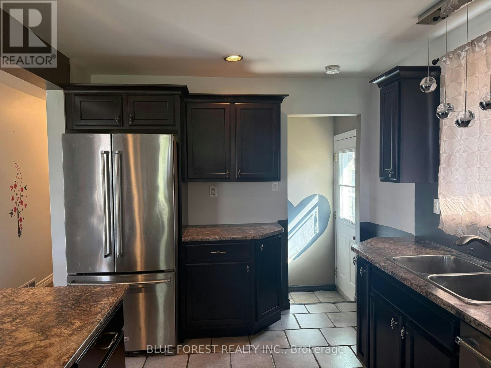 156 Edgeware Road SOUTH, St. Thomas, ON, N5P 3Y8 - 7
