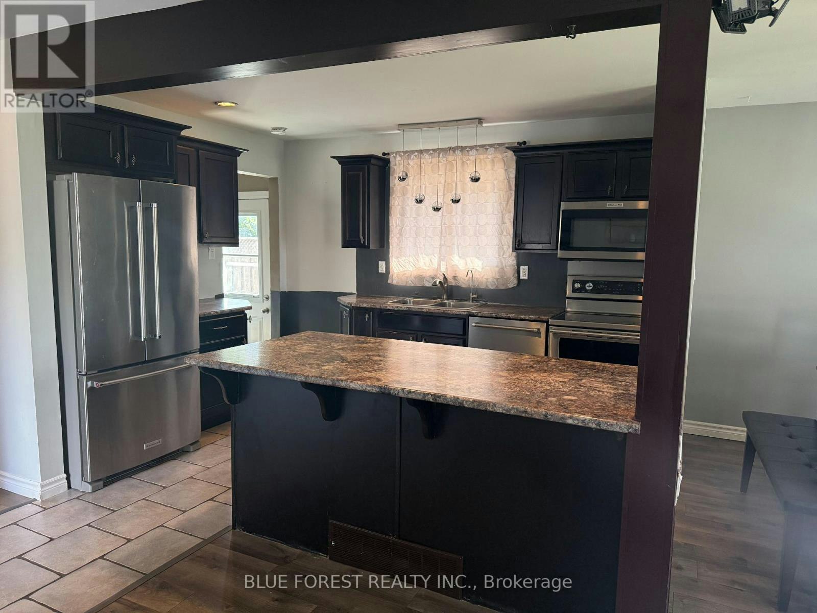 156 Edgeware Road SOUTH, St. Thomas, ON, N5P 3Y8 - 3