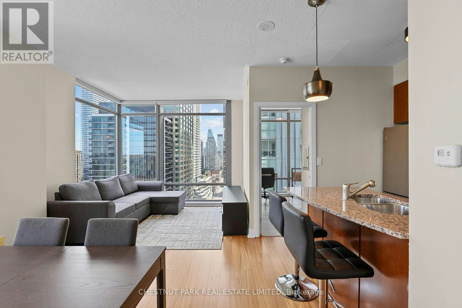 2002-18 Yorkville Avenue, Toronto, ON, M4W 3Y8 - 3