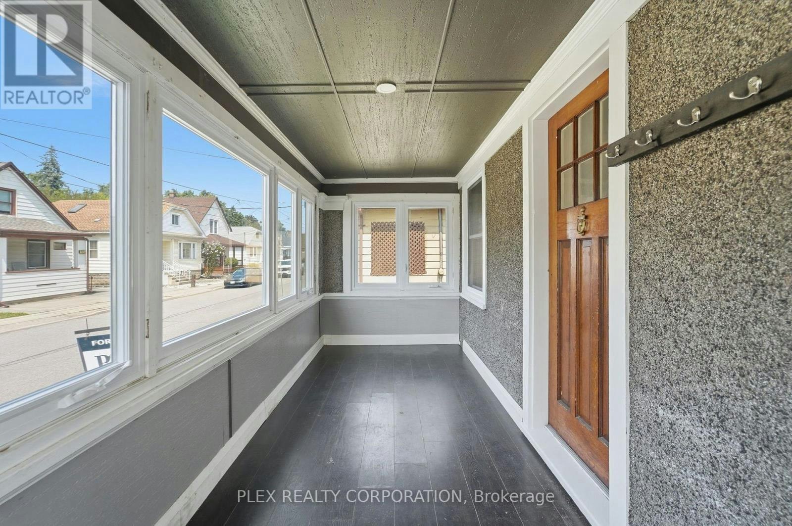 102 Beech Street, St. Catharines, ON, L2R 2B9 - 5