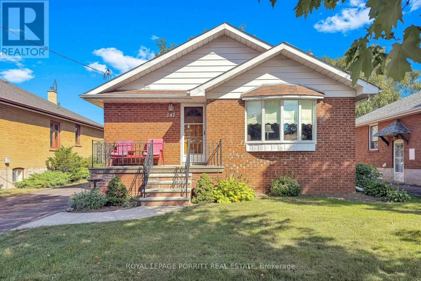 247 Hallmark Avenue, Toronto, ON, M8W 4L3