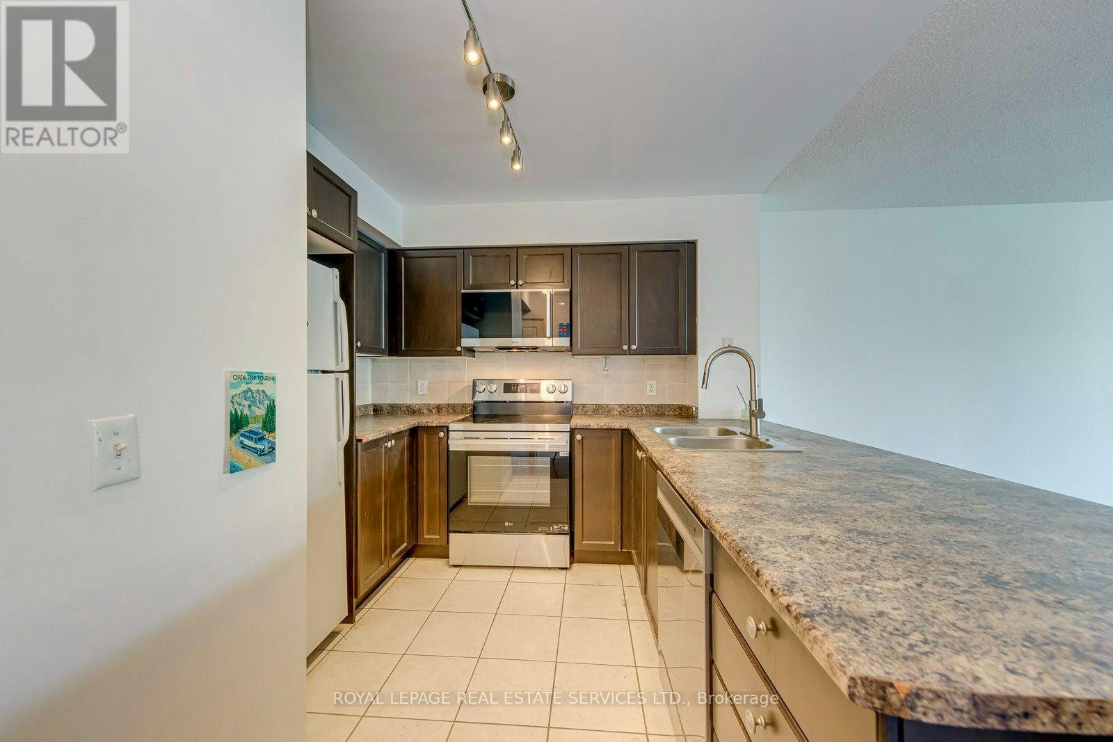 2012-30 Grand Trunk Crescent, Toronto, ON, M5J 3A3 - 9