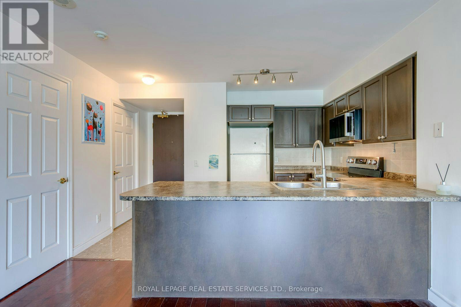 2012-30 Grand Trunk Crescent, Toronto, ON, M5J 3A3 - 8