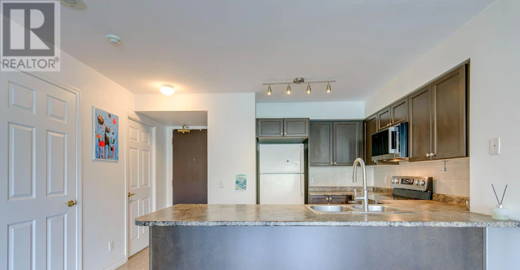 2012-30 Grand Trunk Crescent, Toronto, ON, M5J 3A3 - 8