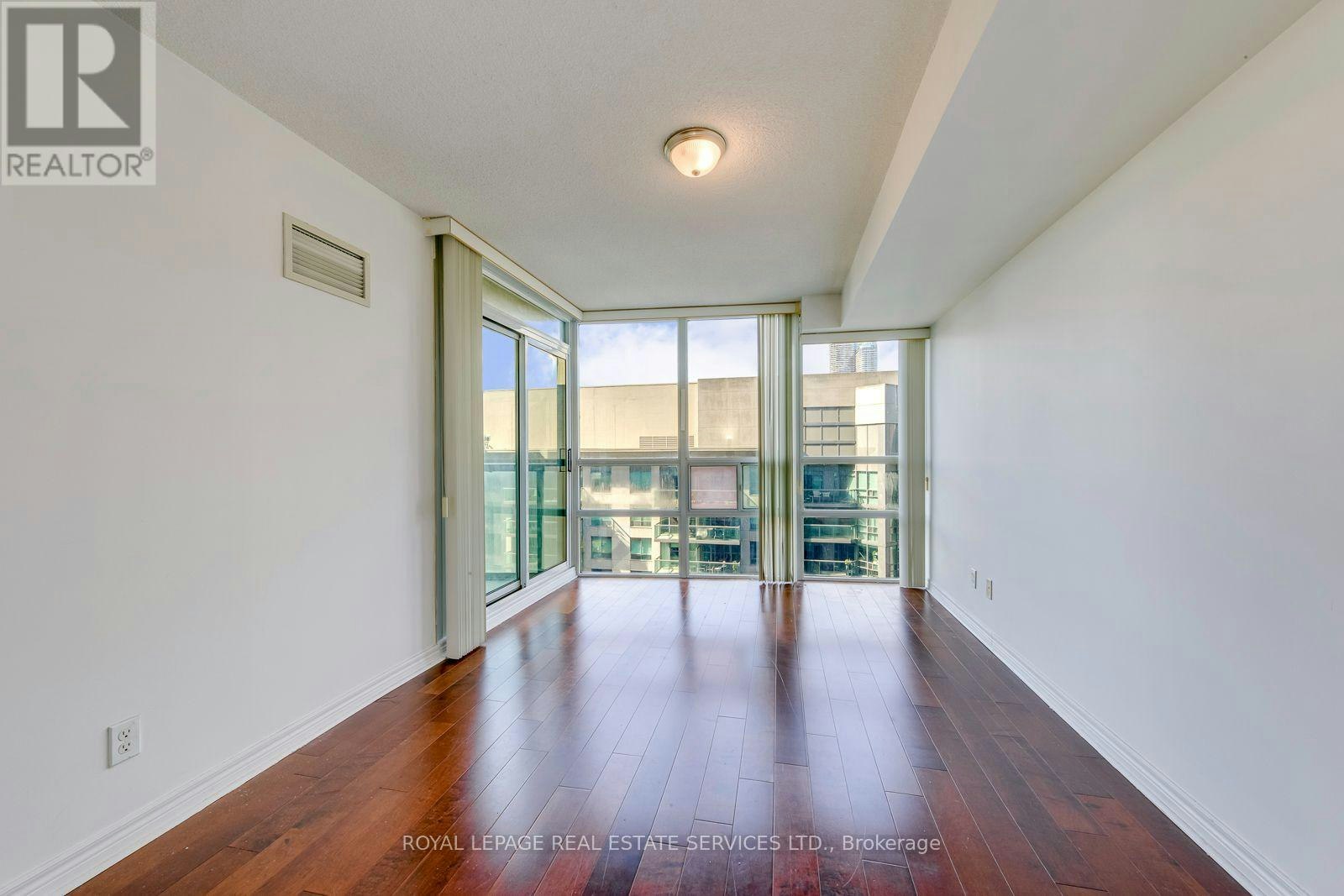 2012-30 Grand Trunk Crescent, Toronto, ON, M5J 3A3 - 22