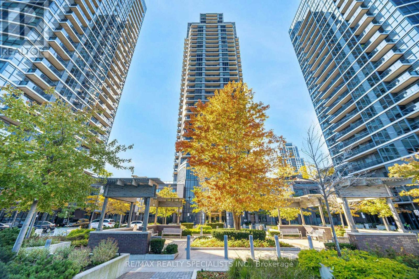 901-5 Valhalla Inn Road, Toronto, ON, M9B 1S9