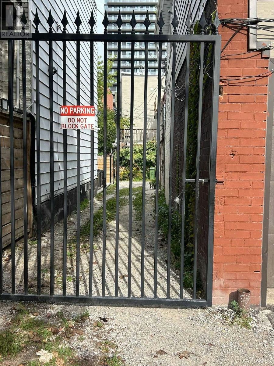 UPPER-1226 King Street W, Toronto, ON, M6K 1G4 - 20