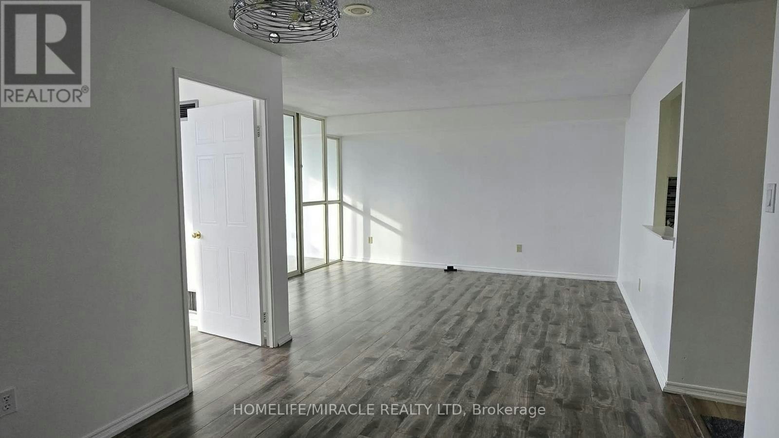 819-3 Greystone Walk Drive, Toronto, ON, M1K 5J4 - 16