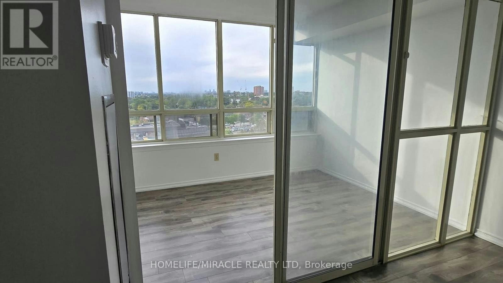 819-3 Greystone Walk Drive, Toronto, ON, M1K 5J4 - 10