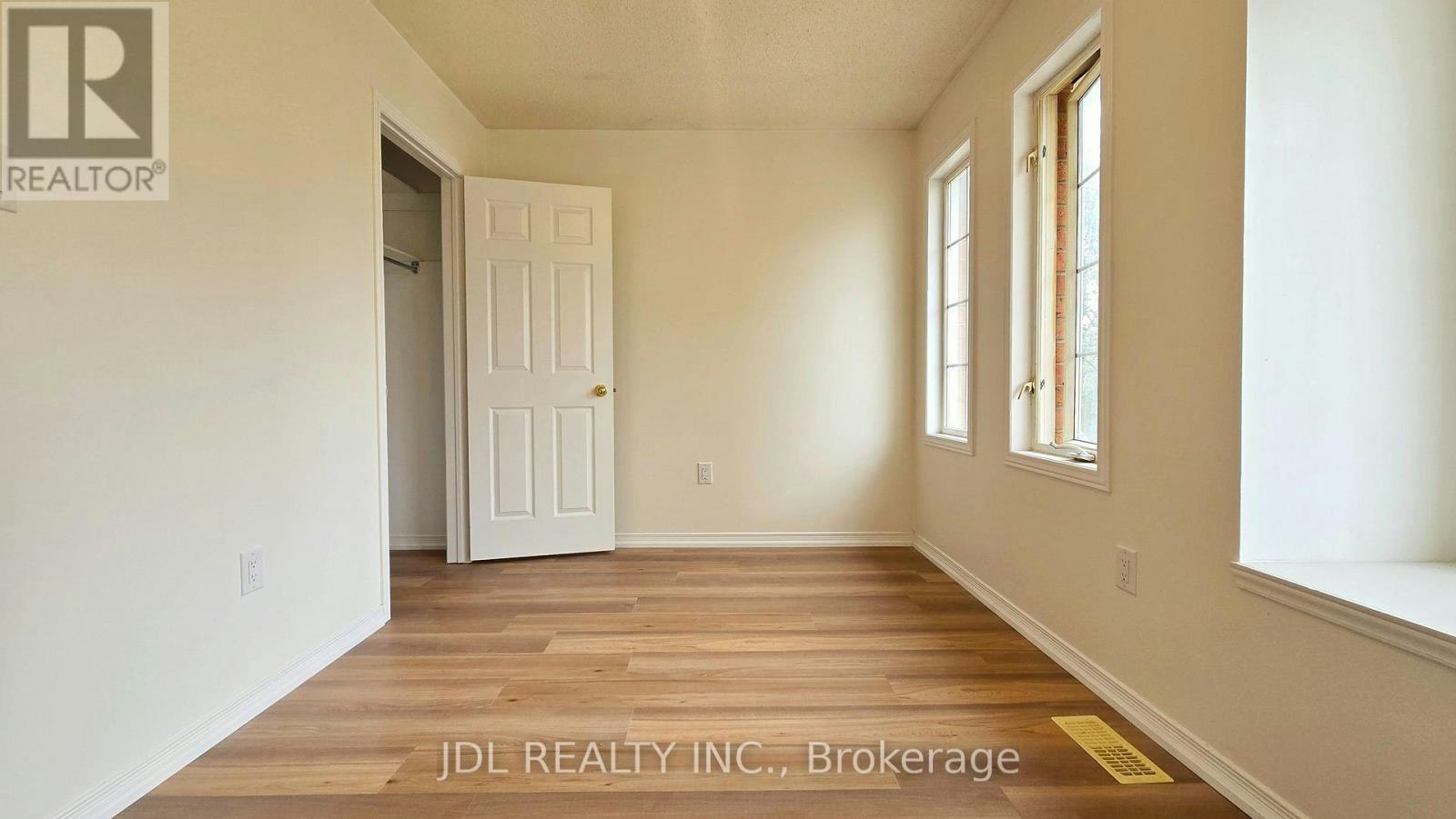 37 Holmwood Street, Richmond Hill, ON, L4B 4K5 - 4