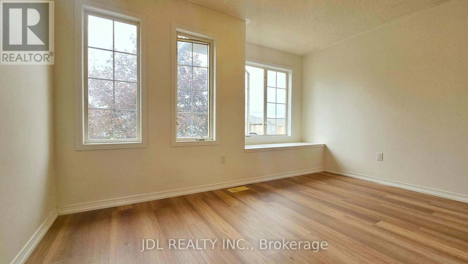 37 Holmwood Street, Richmond Hill, ON, L4B 4K5 - 3