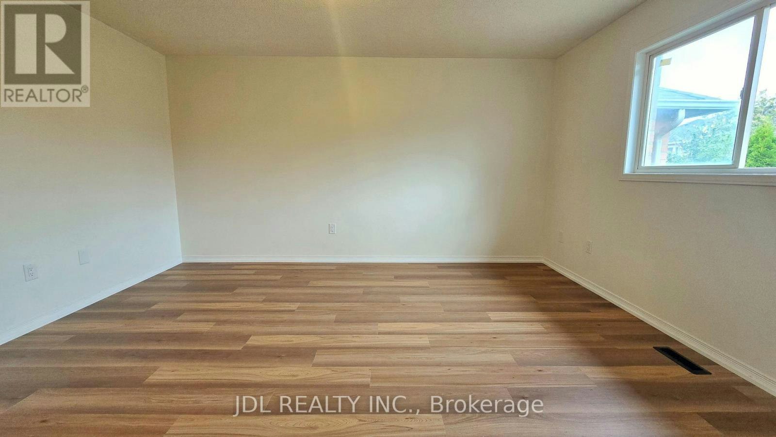 37 Holmwood Street, Richmond Hill, ON, L4B 4K5 - 12