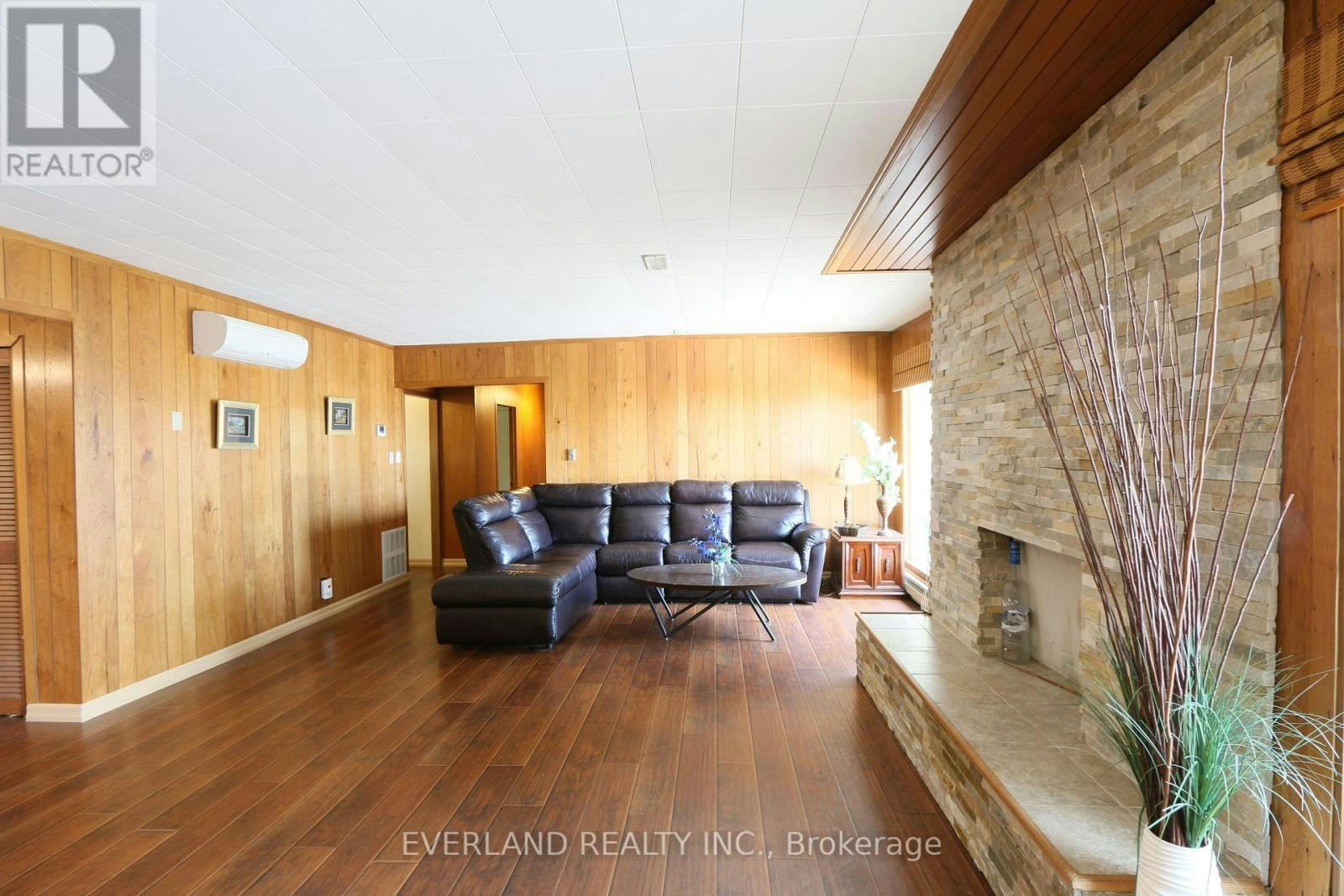 745 Harbour Street, Innisfil, ON, L0L 1W0 - 12