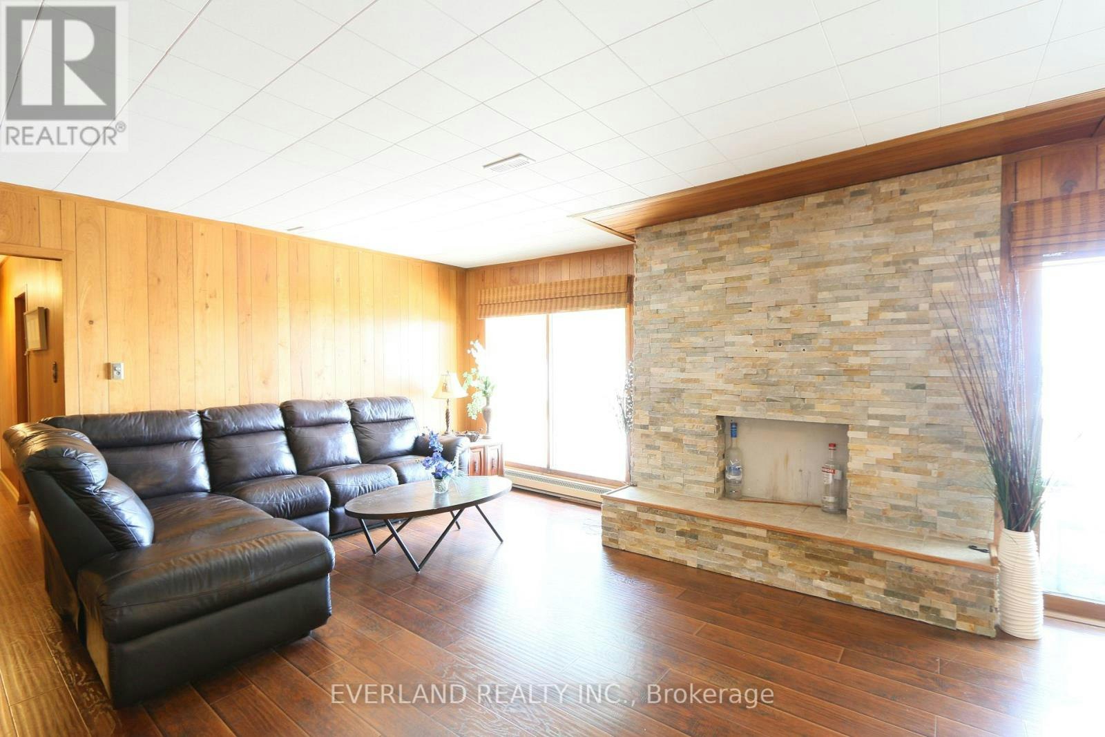 745 Harbour Street, Innisfil, ON, L0L 1W0 - 11