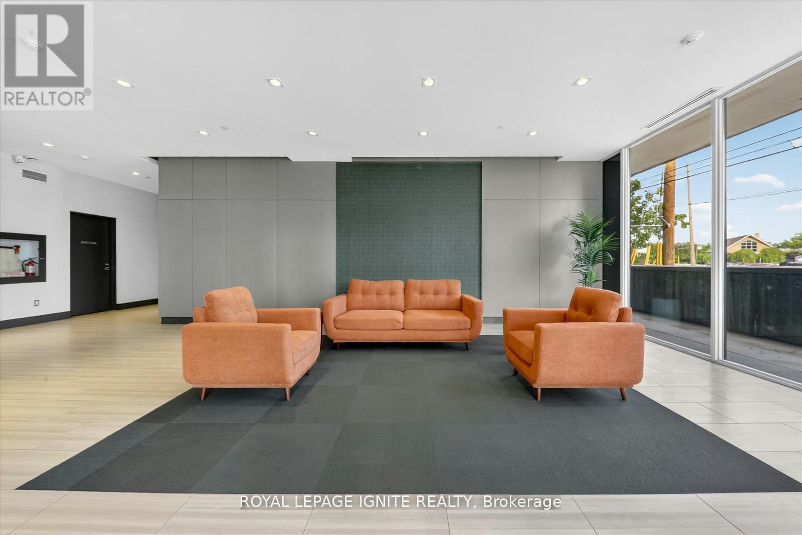 3560 St. Clair Avenue, Toronto, ON, M1K 0A9 - 4