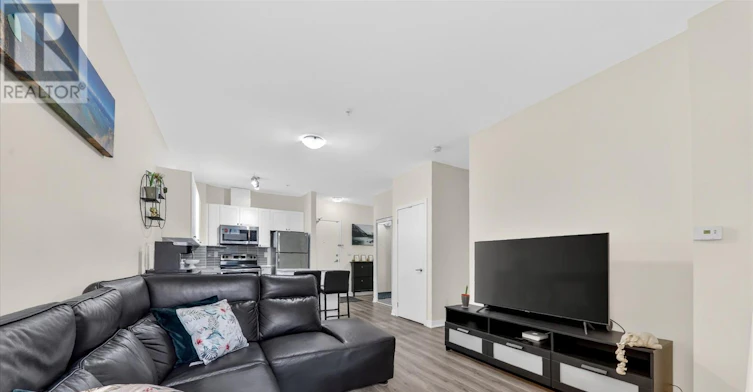 3560 St. Clair Avenue, Toronto, ON, M1K 0A9 - 17