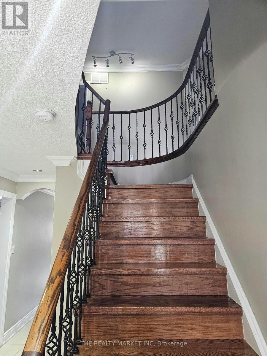 ROOM-102 William Stephenson Drive, Whitby, ON, L1N 8T1 - 8