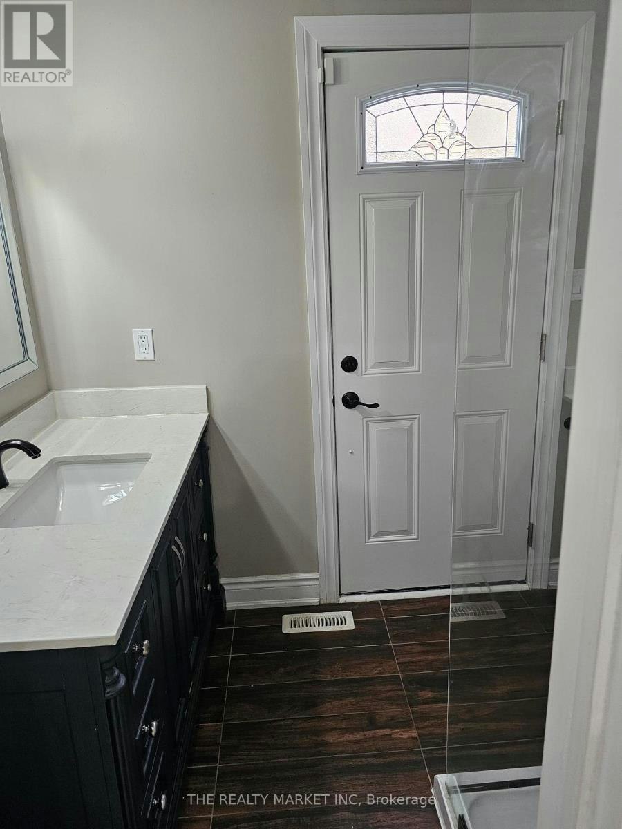 ROOM-102 William Stephenson Drive, Whitby, ON, L1N 8T1 - 11