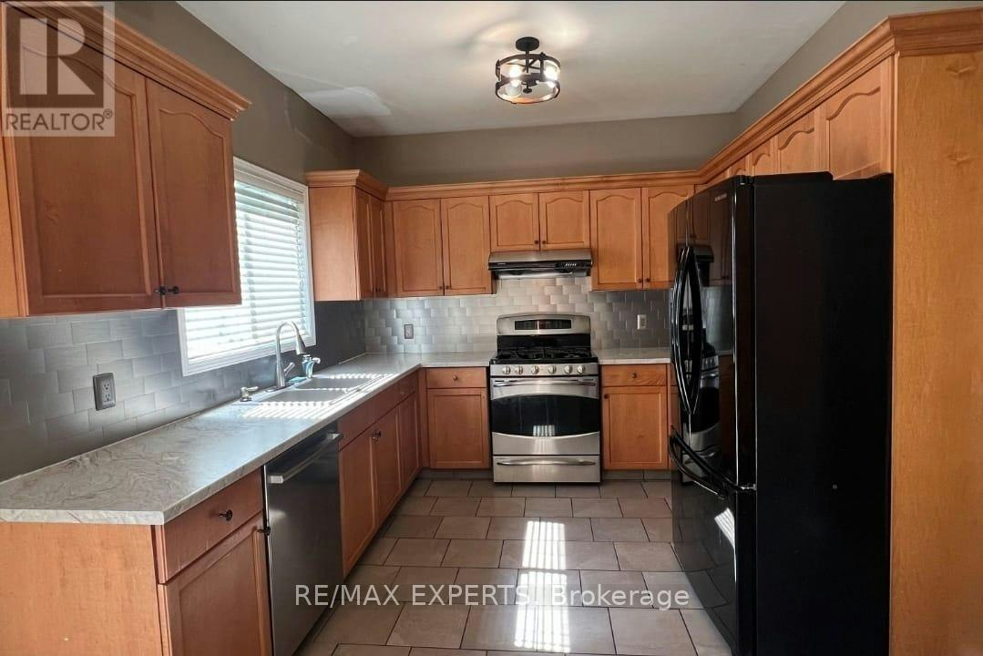 MAIN-144 Meadowoak Crescent, London, ON, N6H 5R9 4