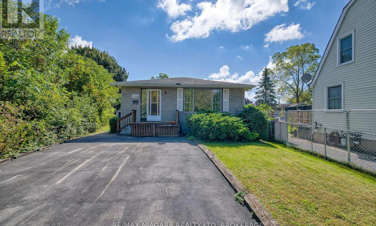 4166 Chippawa Parkway