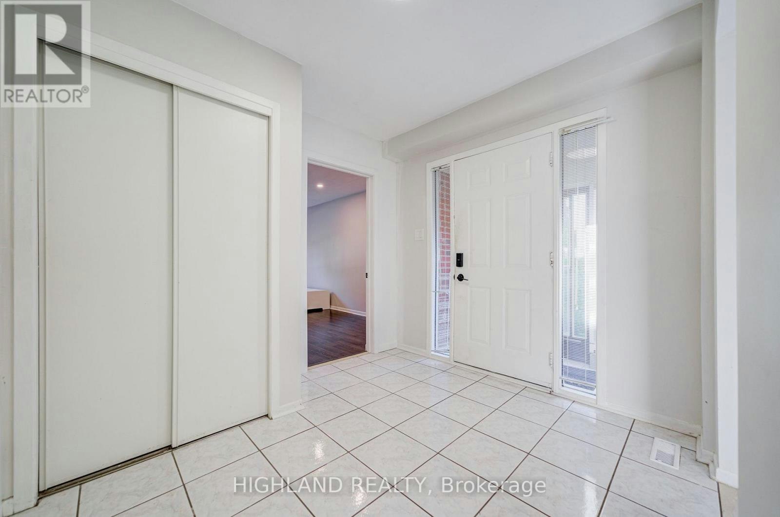 2032 Glenada Crescent, Oakville, ON, L6H 4M5 - 2