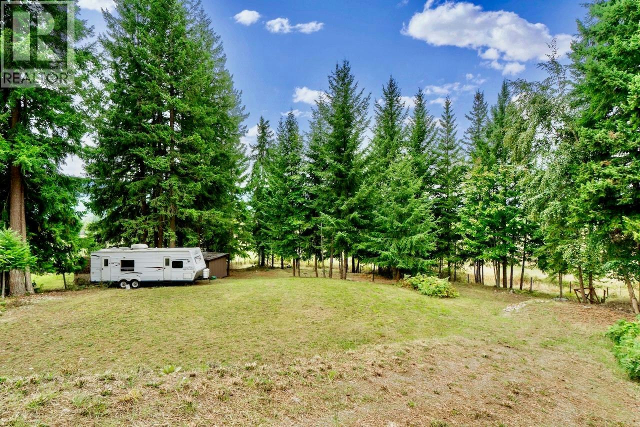 7206 Fraser Crescent, Anglemont, BC, V0E 1M8