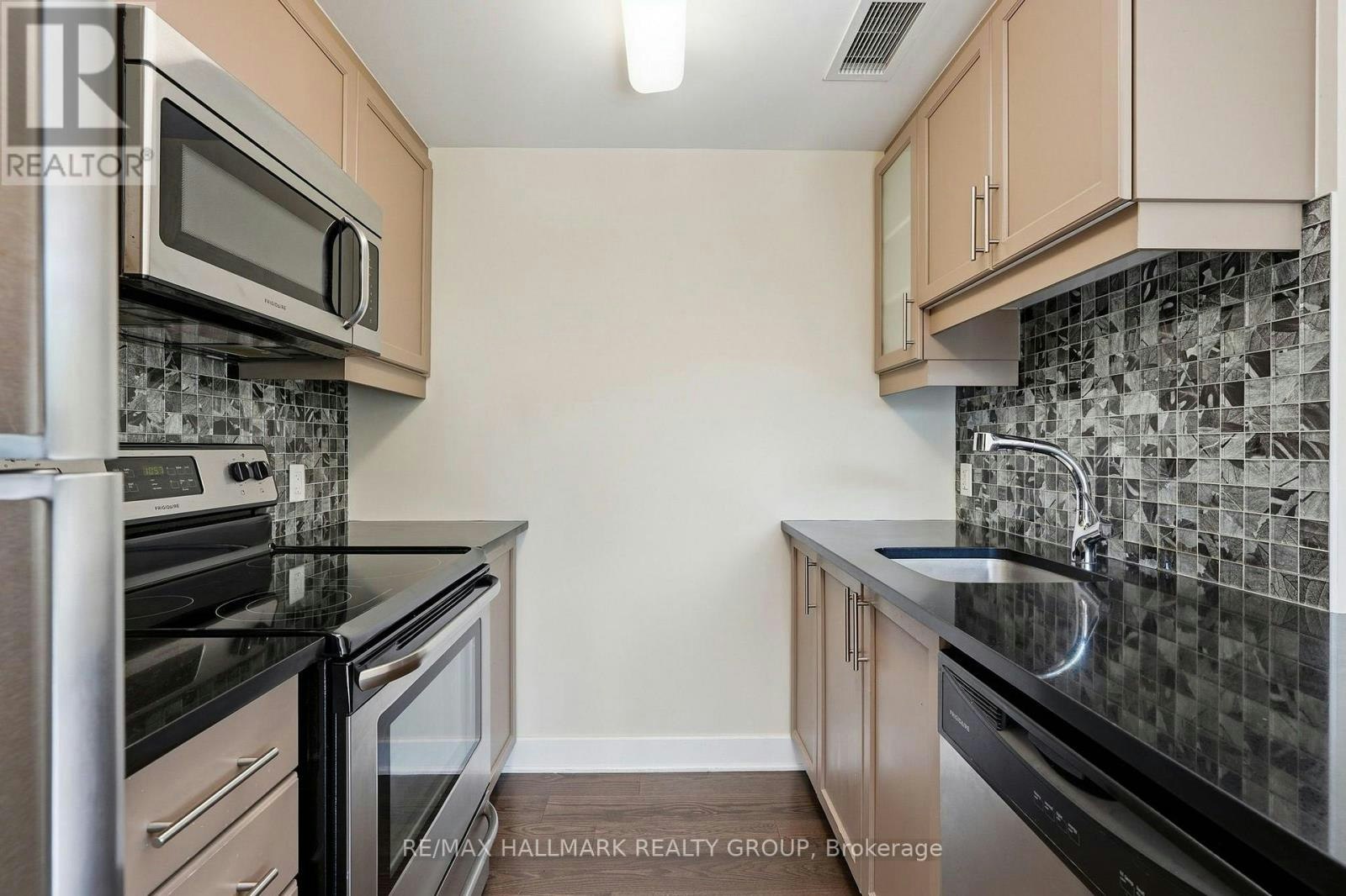 324-300 Lett Street, Ottawa, ON, K1R 0A8 - 15