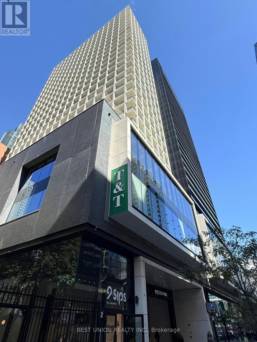 2813-20 Edward Street, Toronto, ON, M5G 0C5
