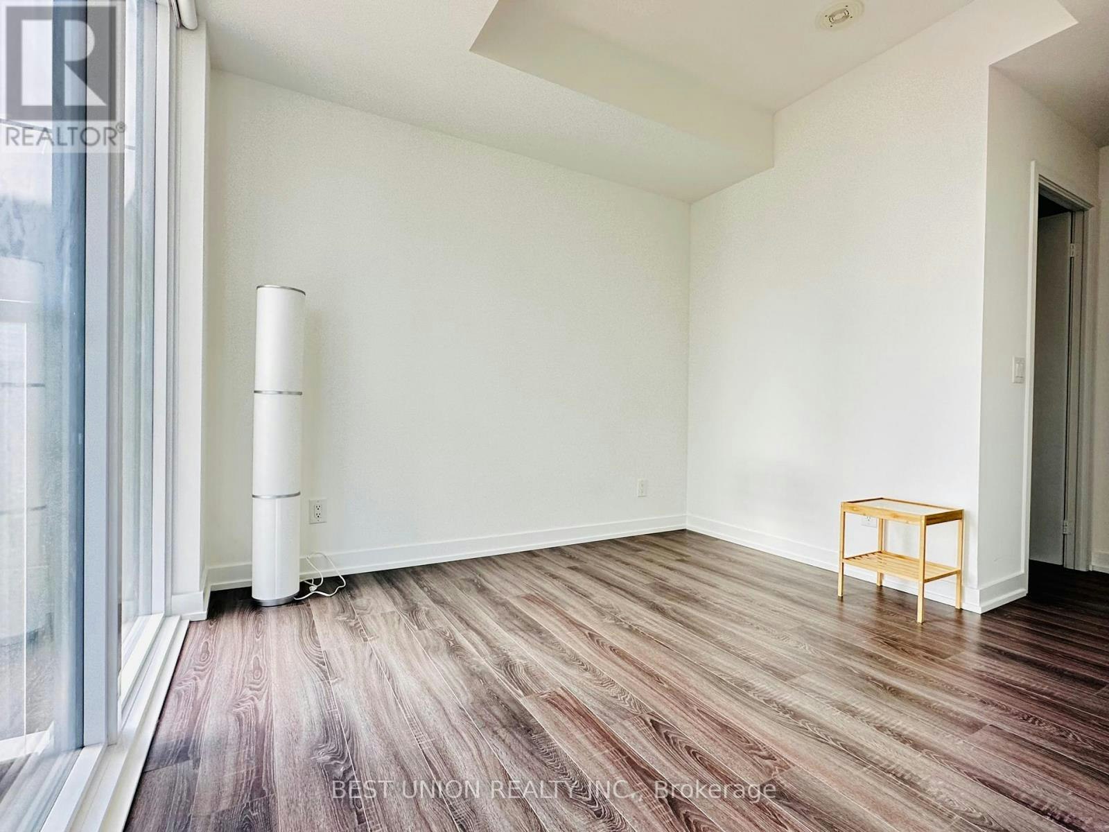 2813-20 Edward Street, Toronto, ON, M5G 0C5 - 6