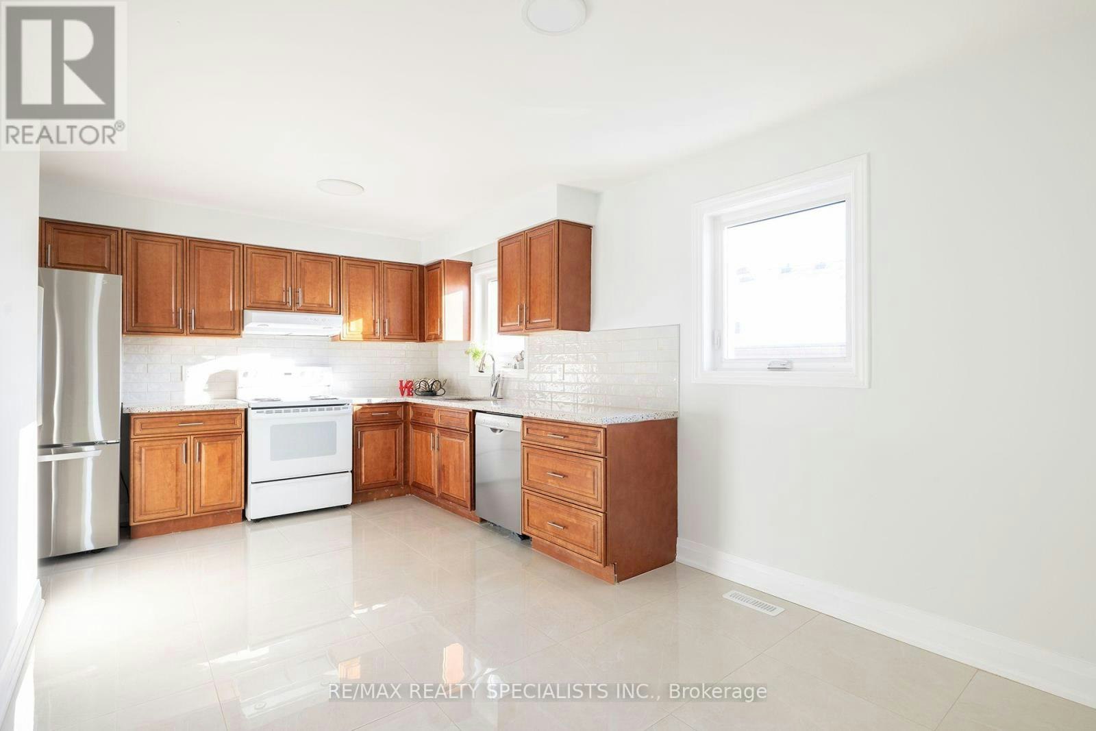 UPPER-4279 Woodington Drive, Mississauga, ON, L4Z 1M1 - 8