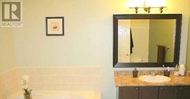 16 Steamer Drive, Whitby, ON, L1N 9X6 - 11