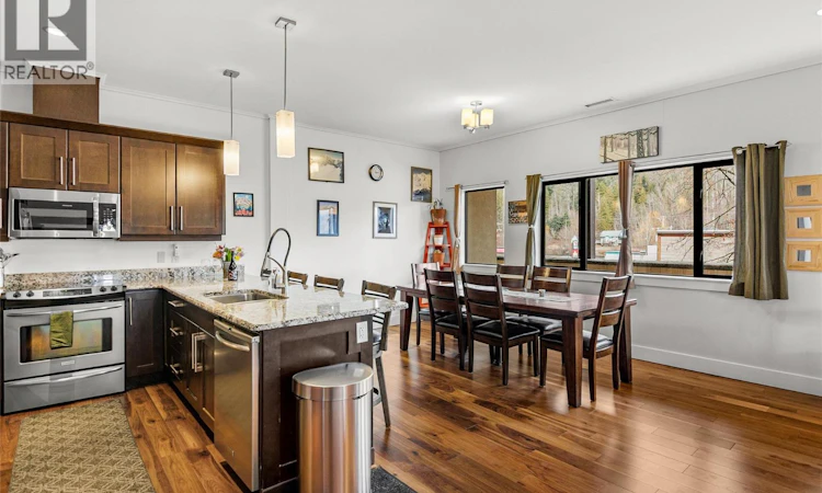 301-309 W 1 Street