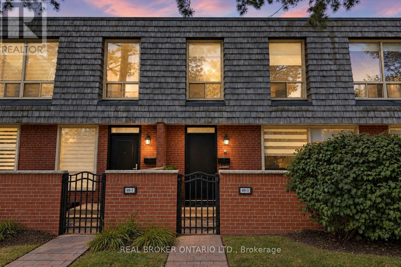 3-69 Upper Canada Drive, Toronto, ON, M2P 2A2