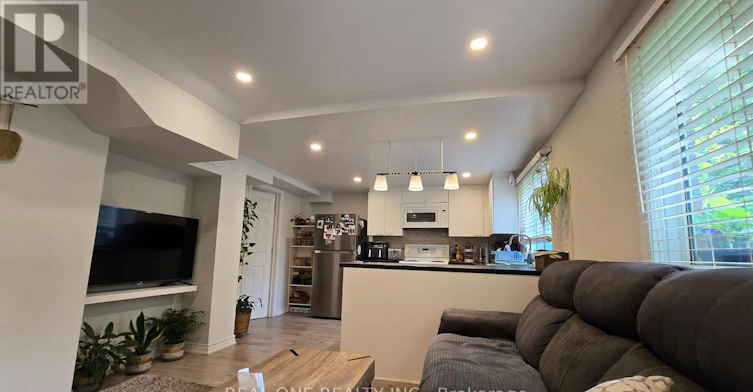 B-58 Closs Square, Aurora, ON, L4G 5H6 - 5