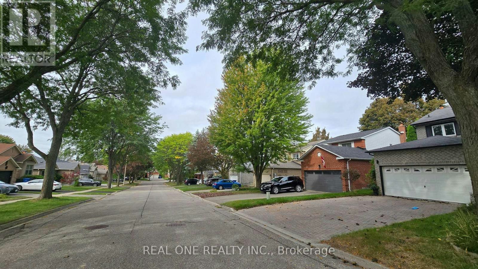 B-58 Closs Square, Aurora, ON, L4G 5H6 - 2