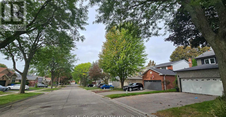 B-58 Closs Square, Aurora, ON, L4G 5H6 - 2