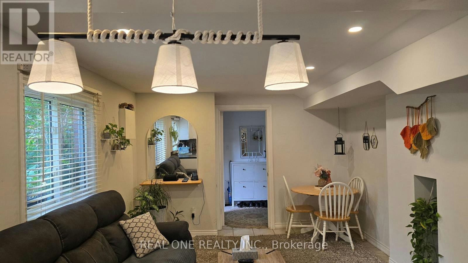 B-58 Closs Square, Aurora, ON, L4G 5H6 - 10