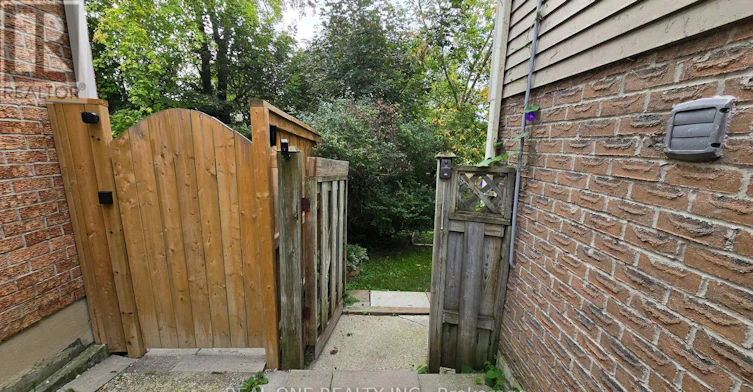 B-58 Closs Square, Aurora, ON, L4G 5H6 - 20