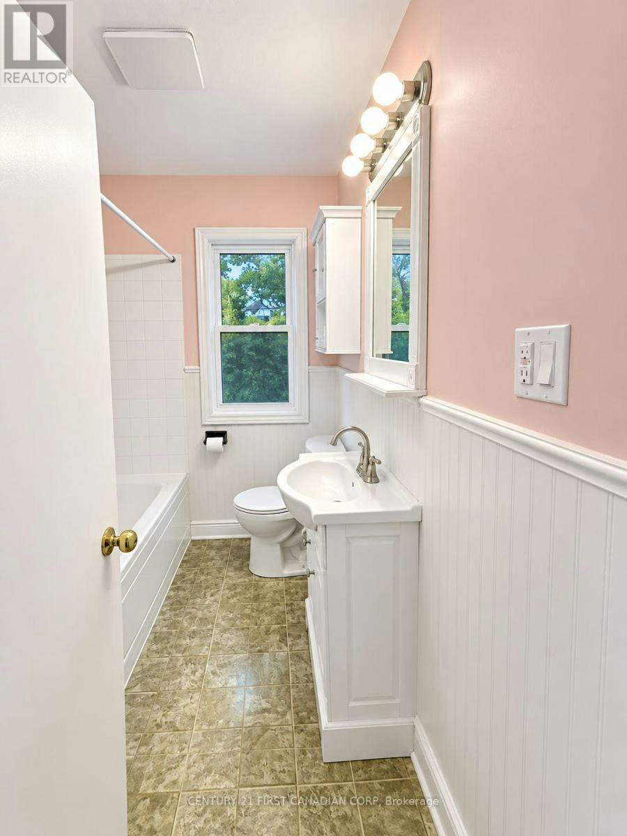 UPPER LEVEL-638 Tennent Avenue, London, ON, N5X 1L6 - 6