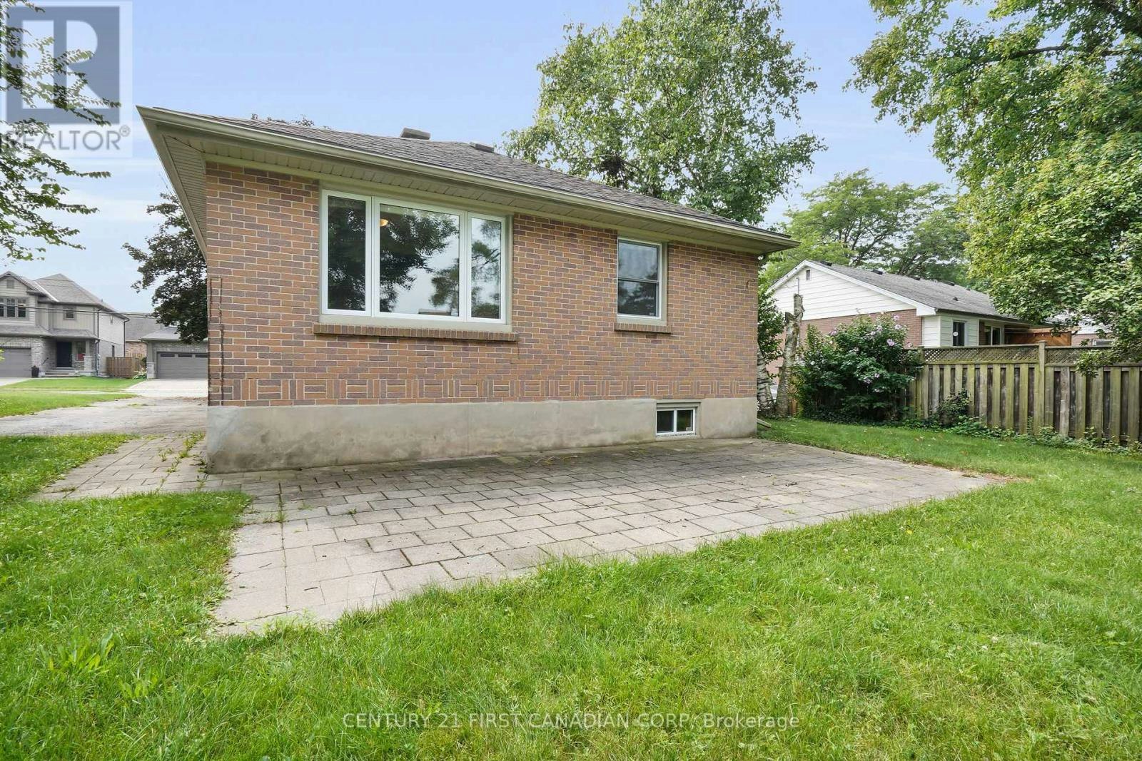 UPPER LEVEL-638 Tennent Avenue, London, ON, N5X 1L6 - 14