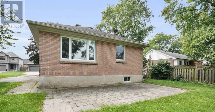 UPPER LEVEL-638 Tennent Avenue, London, ON, N5X 1L6 - 14