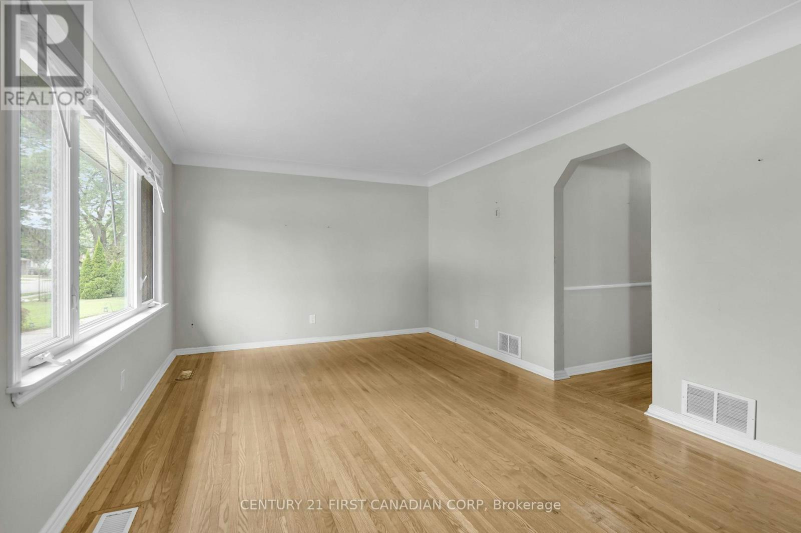UPPER LEVEL-638 Tennent Avenue, London, ON, N5X 1L6 - 9