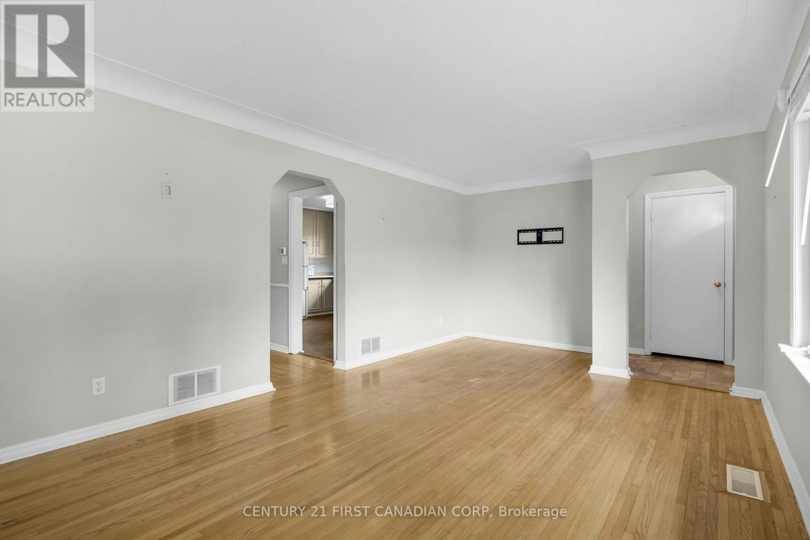 UPPER LEVEL-638 Tennent Avenue, London, ON, N5X 1L6 - 10
