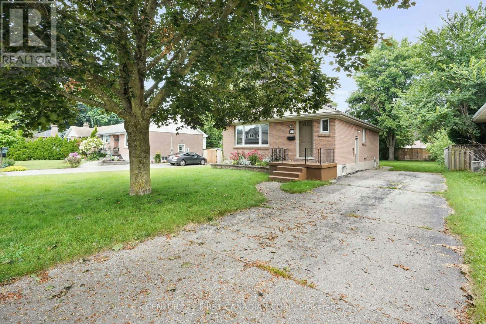 UPPER LEVEL-638 Tennent Avenue, London, ON, N5X 1L6 - 11