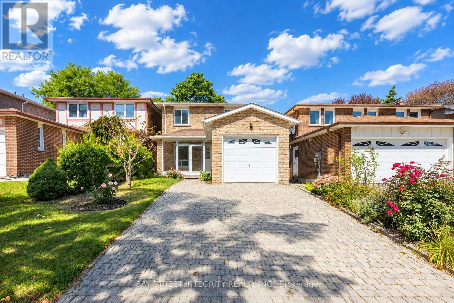 12 Charnwood Place, Markham, ON, L3T 5H3