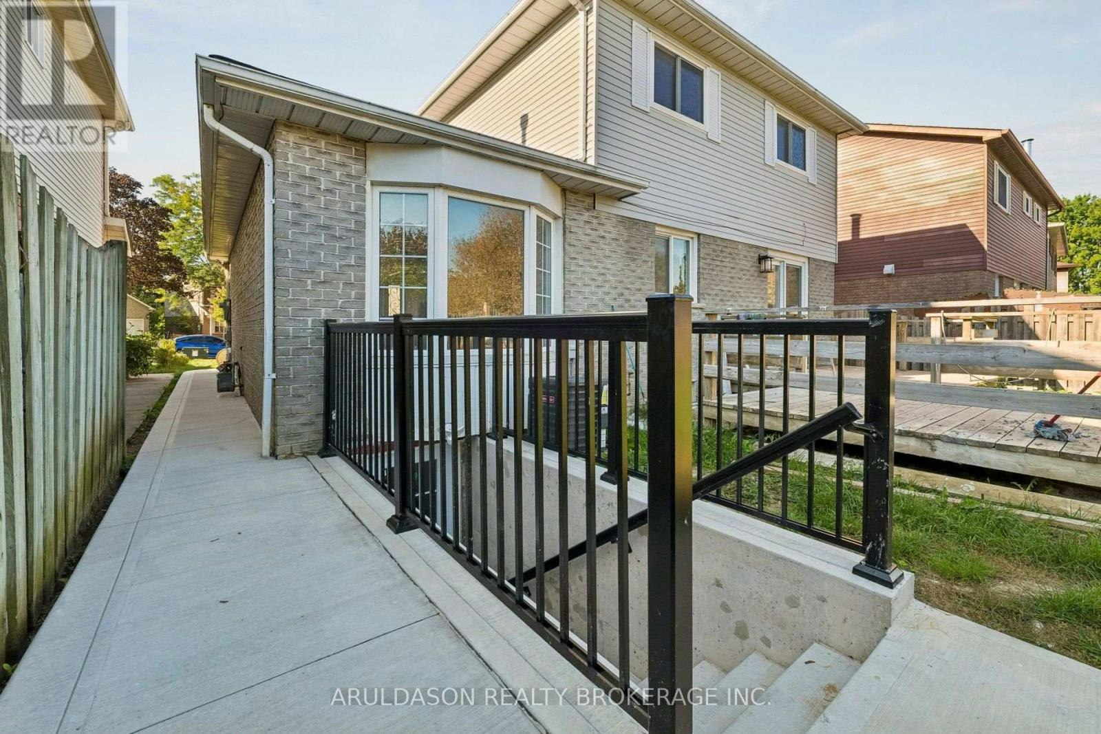 BSMT-12 Upland Drive, Whitby, ON, L1N 8H5 - 2
