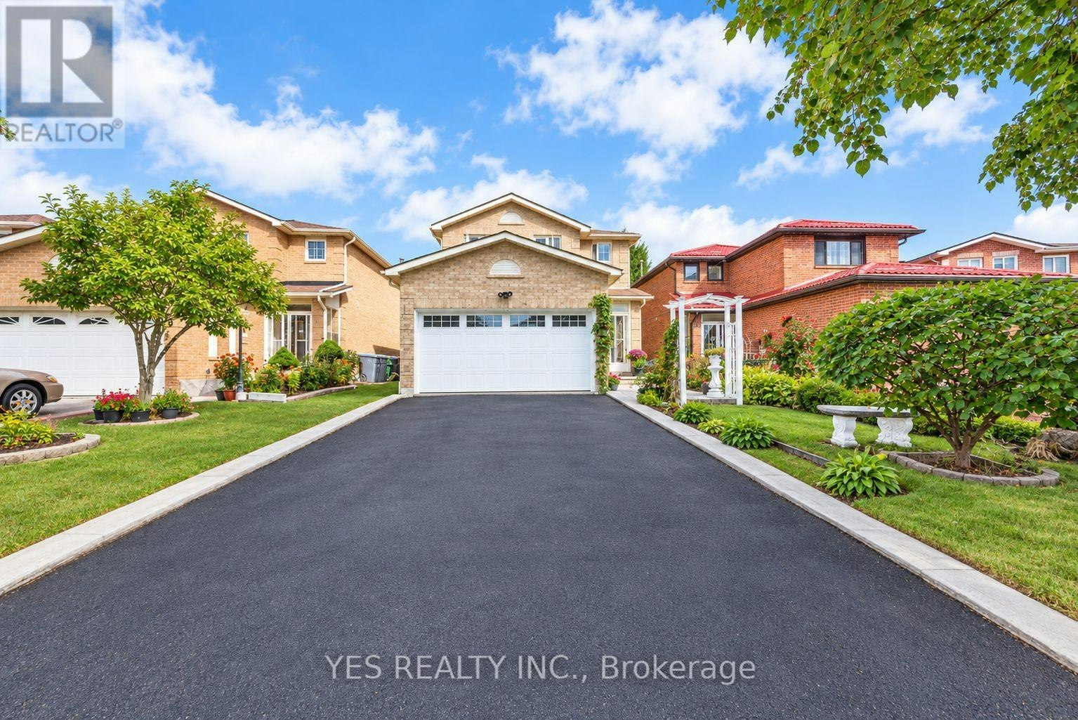 7 Colchester Avenue, Brampton, ON, L6Z 3R1