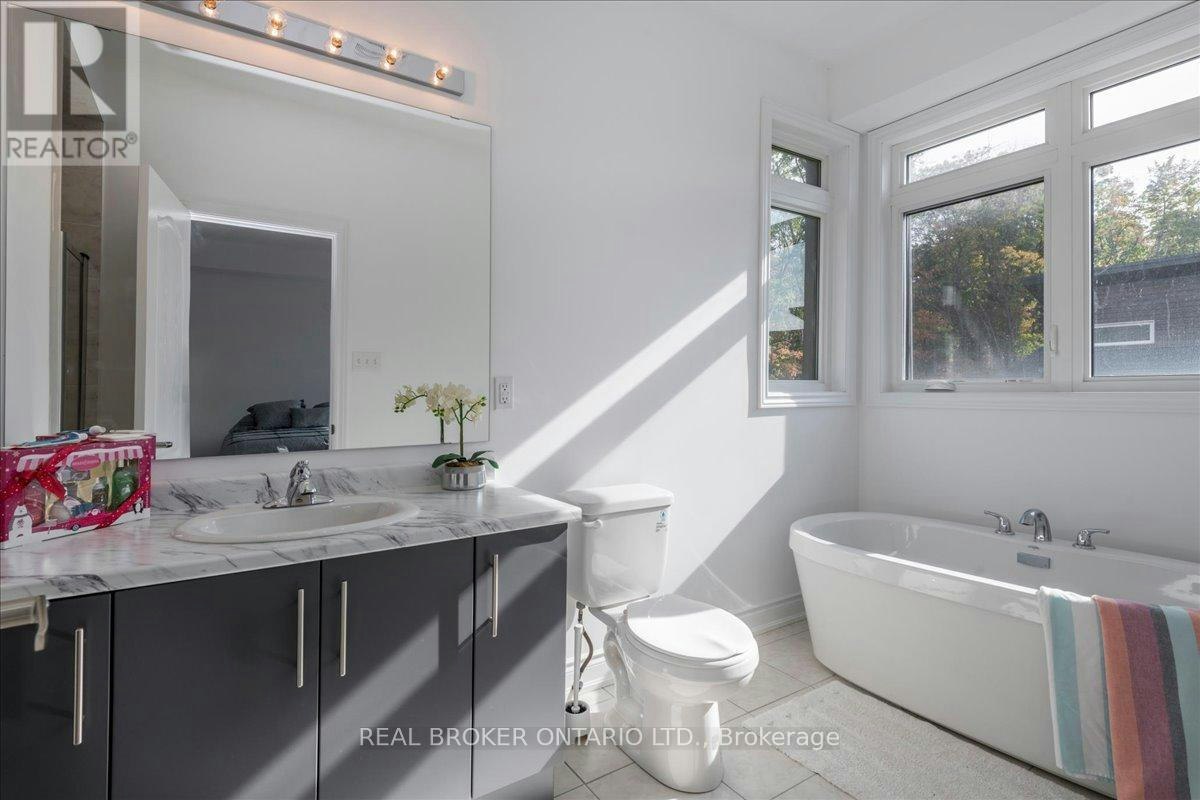 111 Marina Village Drive, Georgian Bay, ON, L0K 1S0 - 11