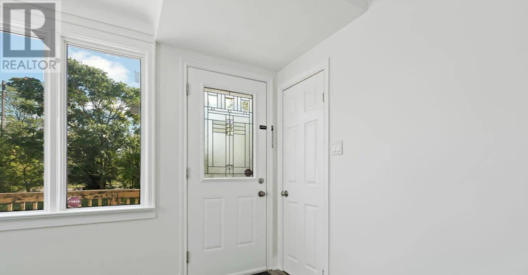 MAIN Level) 9 Prince Street, St. Catharines, ON, L2R 3X6 - 3
